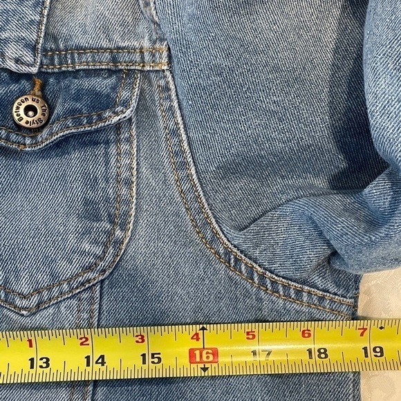 The Style Between Us Jean Jacket Junior Medium Denim - Picture 13 of 16